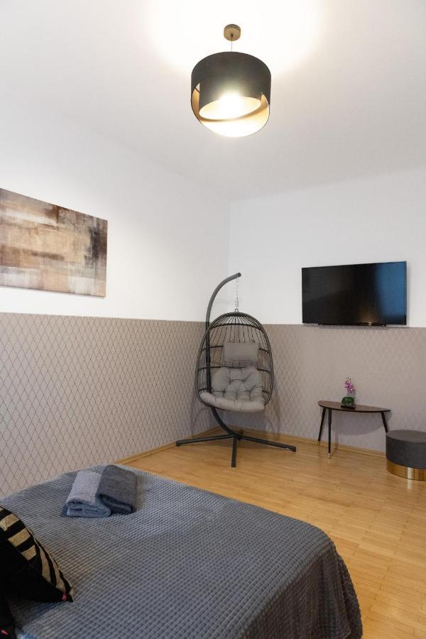 Clicktheflat Aleje Niepodleglosci Center Apart Rooms وارسو المظهر الخارجي الصورة